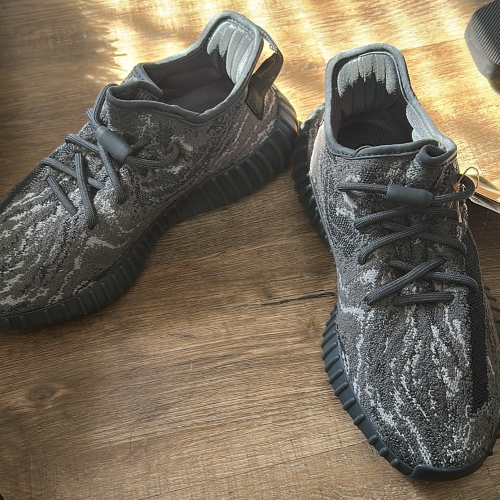 NIB Yeezy 350
